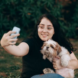 Scatta un selfie con il tuo cane