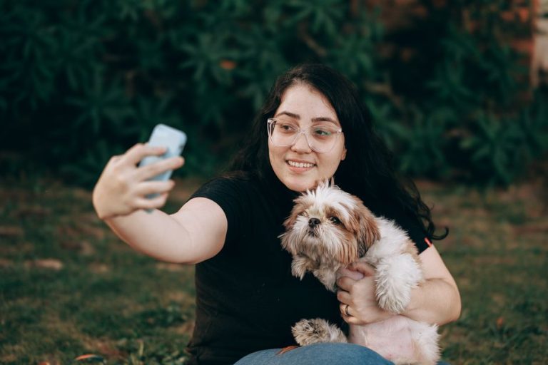 Scatta un selfie con il tuo cane